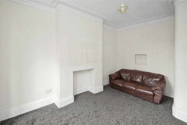 18, Linden Road, West Yorkshire photo 3