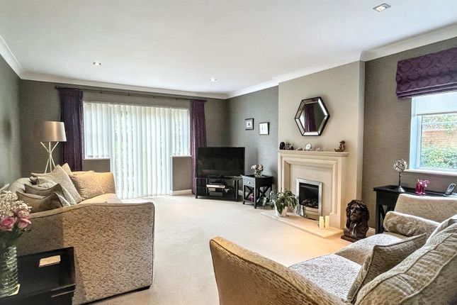 16, Observatory Field, Winscombe photo 3