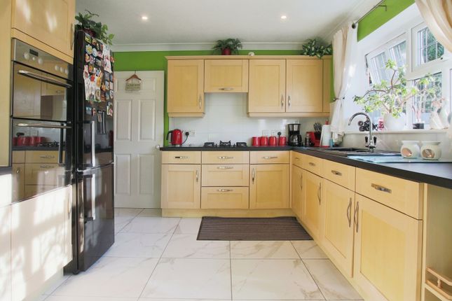 10, Low Farm Close, Driffield photo 4