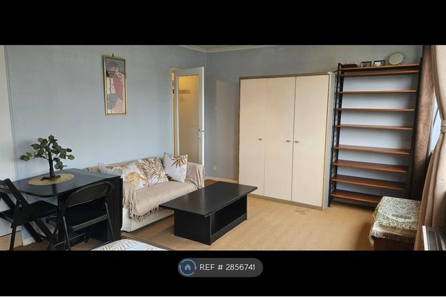Flat, Kersfield House Kersfield Road, London photo 2