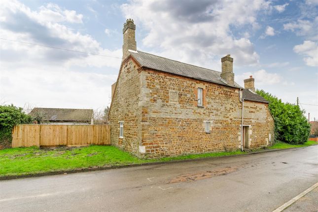 Hill Cottage, 15, Back Lane, Ringstead photo 4