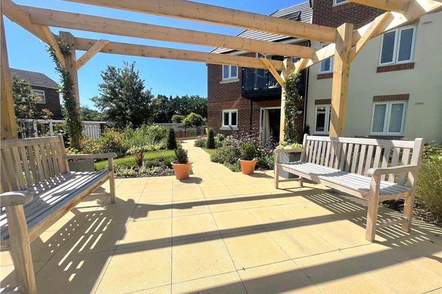 28 Jubilee Lodge, Crookham Road, Fleet photo 2