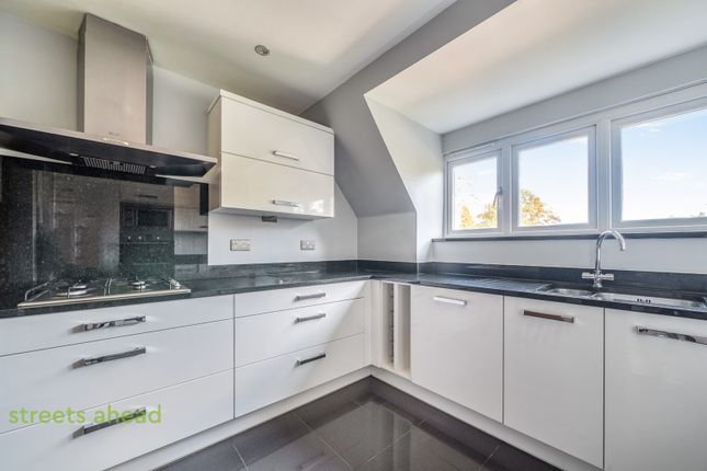 Wakeling Court, Purley photo 4