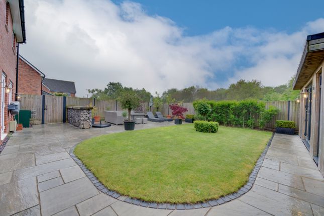 12 Woodpecker Place, Congleton photo 4