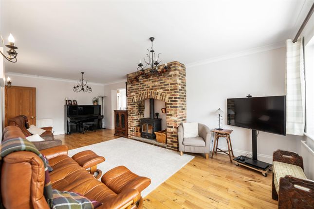120, Albert Road, Horley photo 2