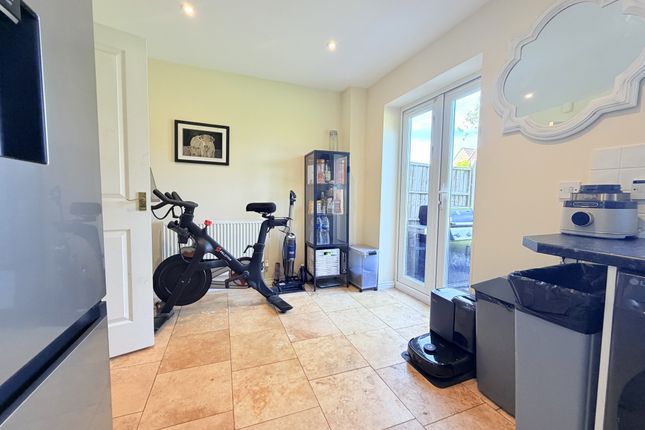 8 Goldfinch Gate, GILLINGHAM photo 3