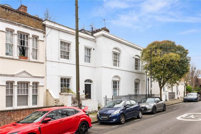 Flat for sale in Barnsbury Park, London