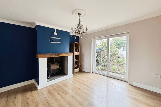 10 Ffos YR Efail Terrace, Pontarddulais, West Glamorgan photo 4