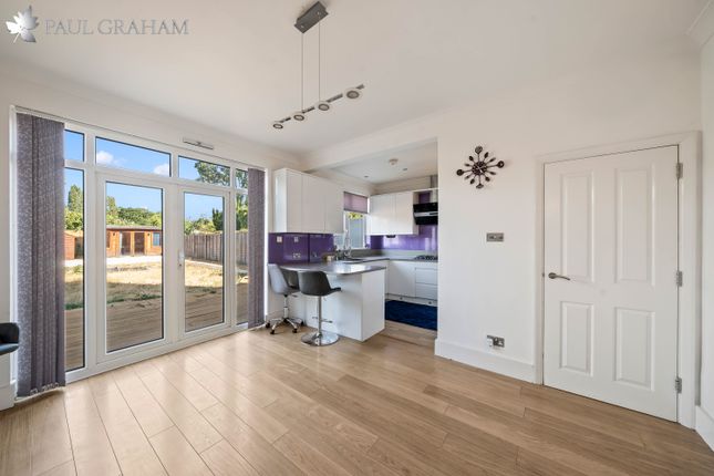 104, Demesne Road, Wallington photo 4