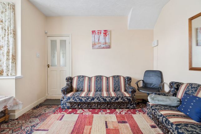 63 Coningsby Road, High Wycombe photo 3