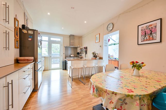 Belmont Avenue, Raynes Park photo 2