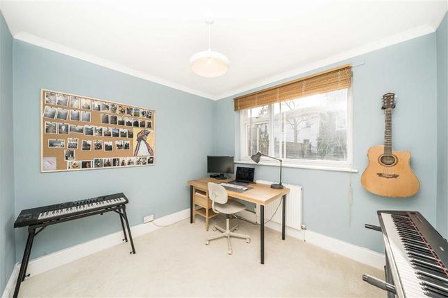 Flat for sale in Dartmouth Hill, London