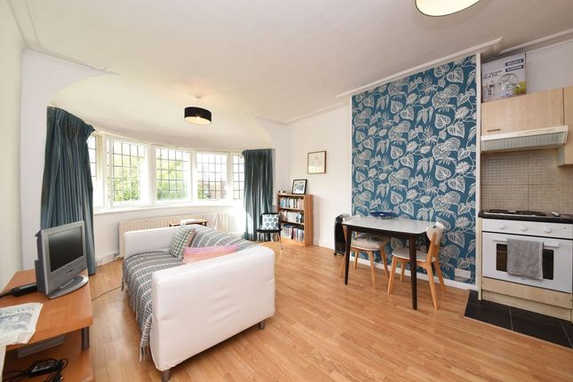 Thumbnail Flat for sale in Great North Road, London