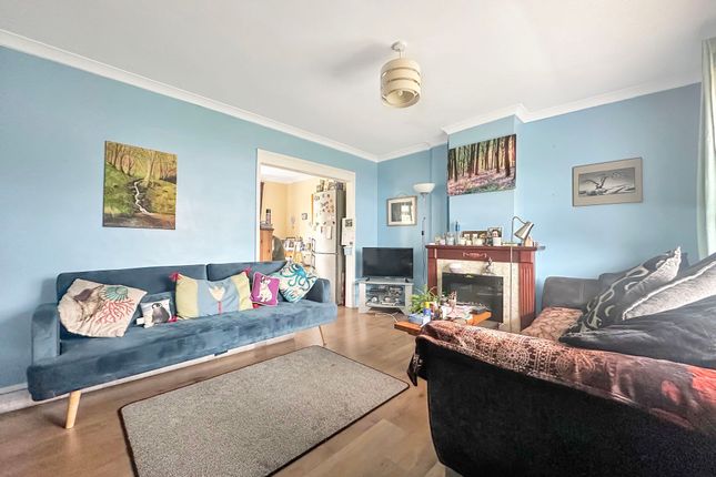 25 Heol Celyn, Hengoed photo 2