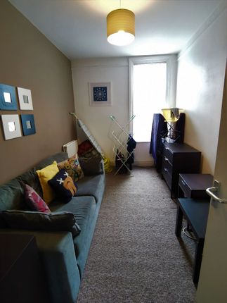 Room to rent in Sumner Road, Salford