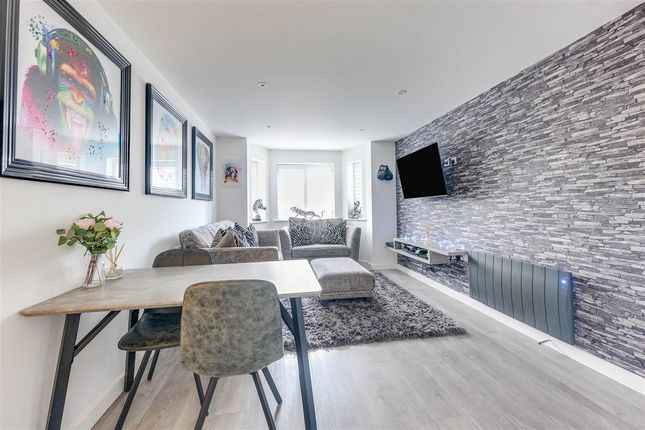 Flat to rent in The Residences, Rayleigh Road