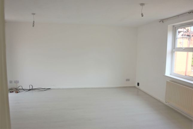 24, Rhodes Place, Milton Keynes photo 2