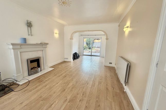 26, Harcourt Crescent, NOTTINGHAM photo 2
