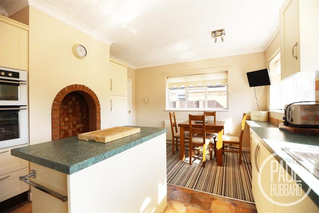 7, Fairfield Drive, Lowestoft photo 4