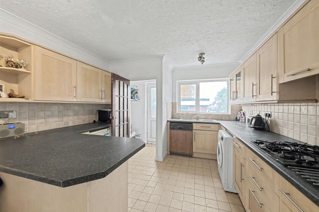 27, Britannia Road, Poole photo 4