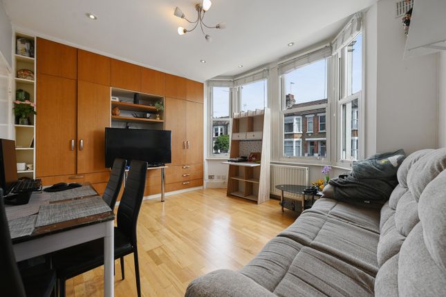 2-bed flat on 61a Glebe Road, London, £400,000