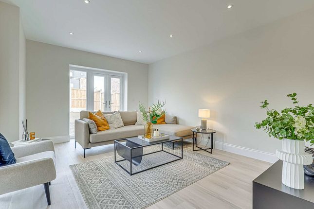 Flat Plot 43 The Grange, 250, London Road, Rayleigh photo 2