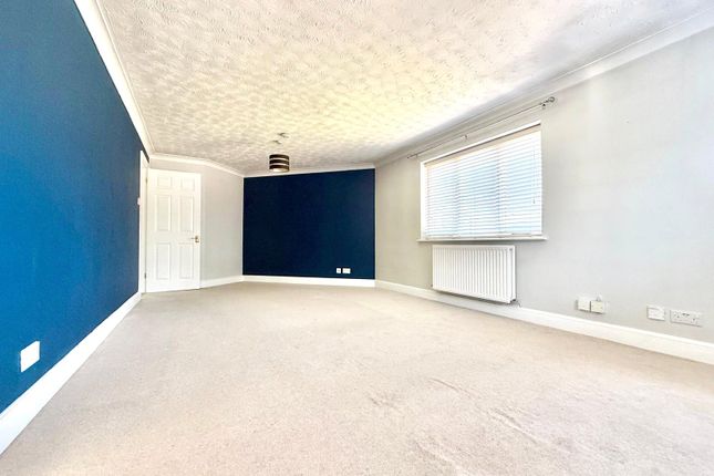 Flat 12, Kirkby Court,, Parsonage Way, Camberley photo 4