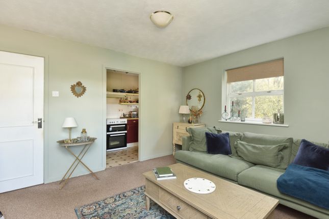 Flat 32  Flat 32, Gordon Road, Canterbury photo 3