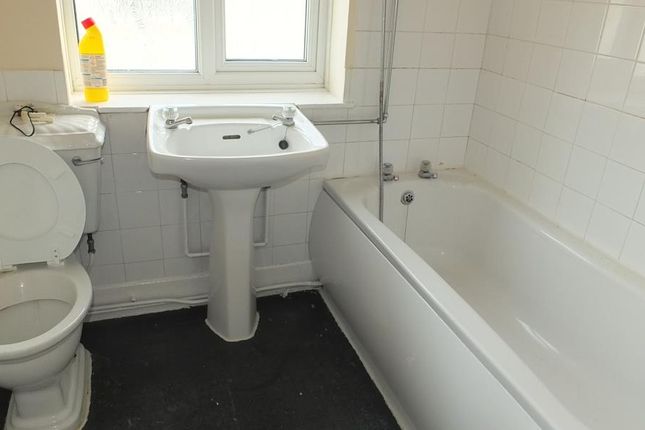 37, Lindisfarne Road, Corby photo 4