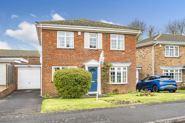 Thumbnail Link-detached house for sale in Holy Barn Close, Basingstoke