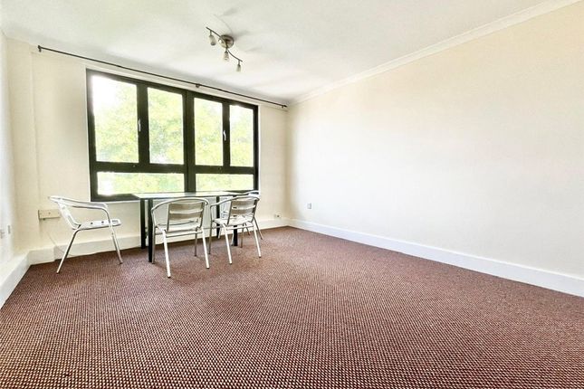 208, Summerwood Road, Isleworth photo 2