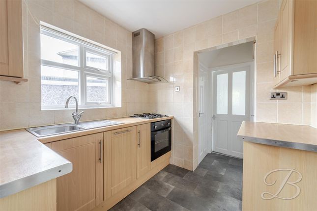 19, Oak Tree Crescent, Mansfield photo 4