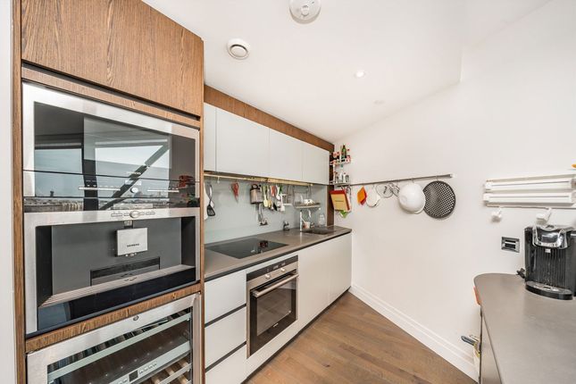Apartment 48, 1, Riverlight Quay, London photo 3