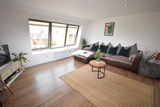 Flat 11 Aqua House, 2a New Street, Lymington photo 4