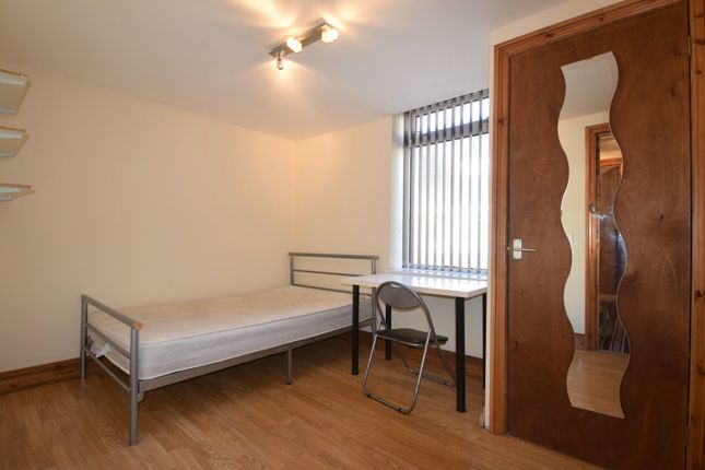 Mundy Place, Cardiff photo 3
