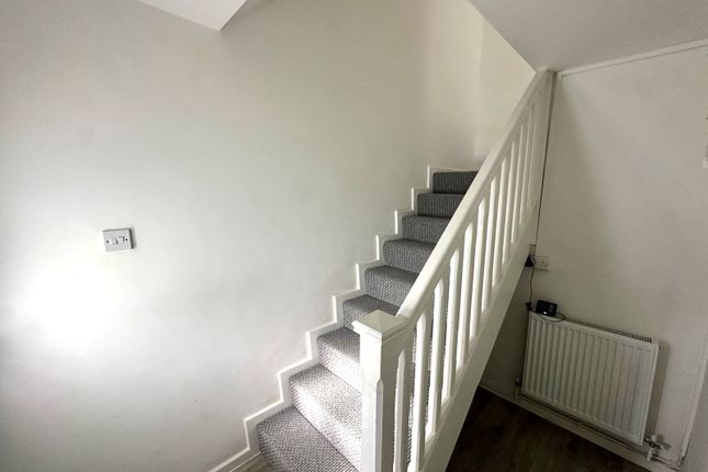 10 The Heys, Wharfedale Drive, WIRRAL photo 2