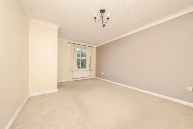 44, Oak Eggar Chase, Ipswich photo 2
