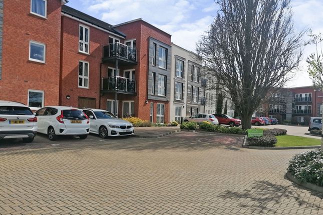 2 bed flat for sale in Park Road, Hagley, Stourbridge DY9