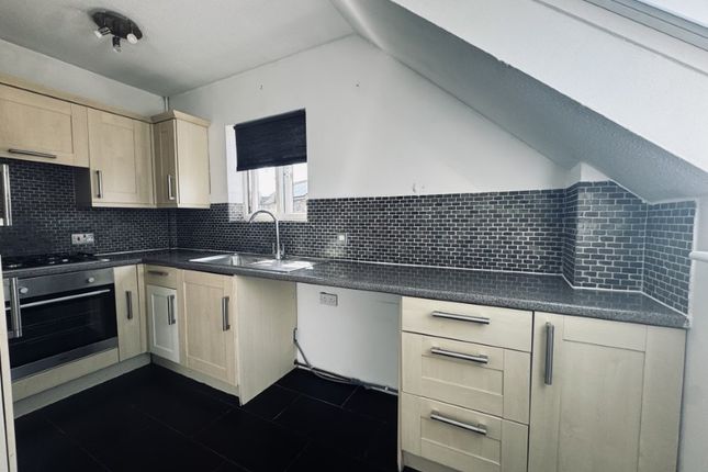 25 Uplands, Stevenage photo 4