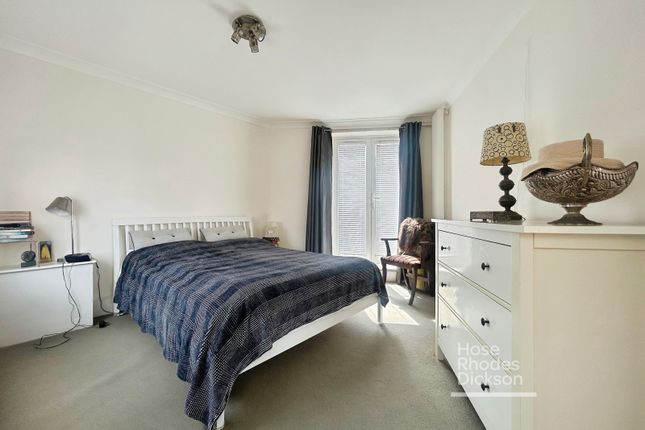57A,, High Street, Isle of Wight photo 3