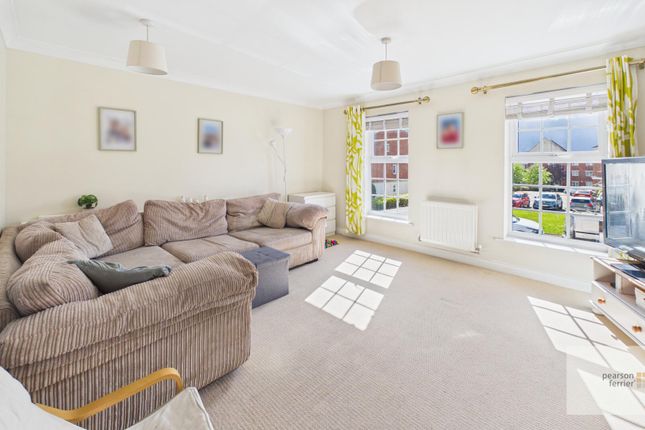 3, Kenyon Crescent, Bury photo 2