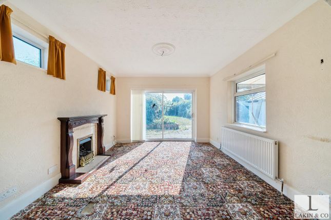 3, Elgar Close, Ickenham photo 2