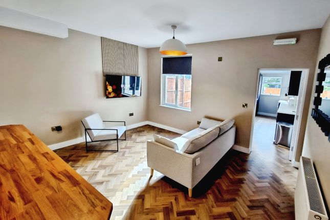 Room 2, 7, Charnwood Street, Charnwood Street photo 3