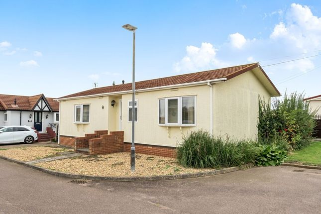 2-bed caravan on 32 Villa Park, Lodge Road, Bedford, £125,000
