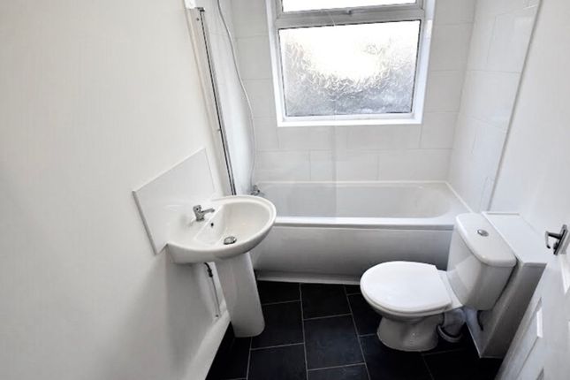 52 Avondale Road, Rotherham photo 4