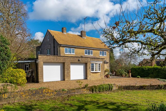 Detached house for sale in Buckingham Road Brackley, Northamptonshire