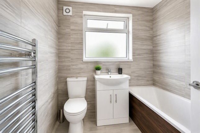 58 Standard Road, Hounslow photo 5
