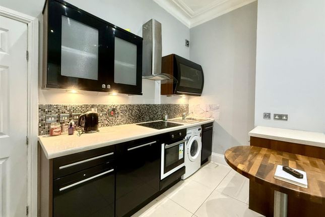 Flat 1, 204, London Road, Portsmouth photo 2