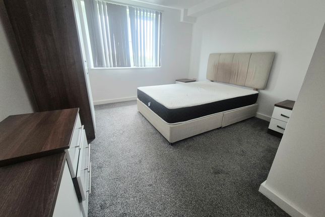 95, Wheatley Court, HALIFAX photo 5
