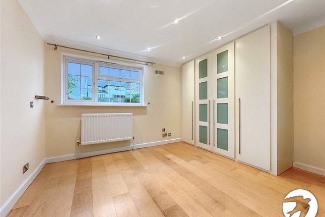 26, Roseberry Gardens, Kent photo 4